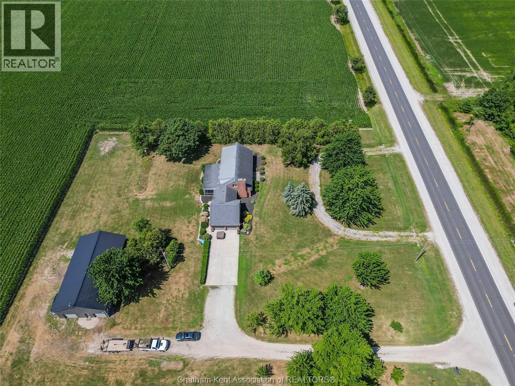 5-bedroom Single Family at 4979 Lambton Line, Dawn-Euphemia — photograph 3