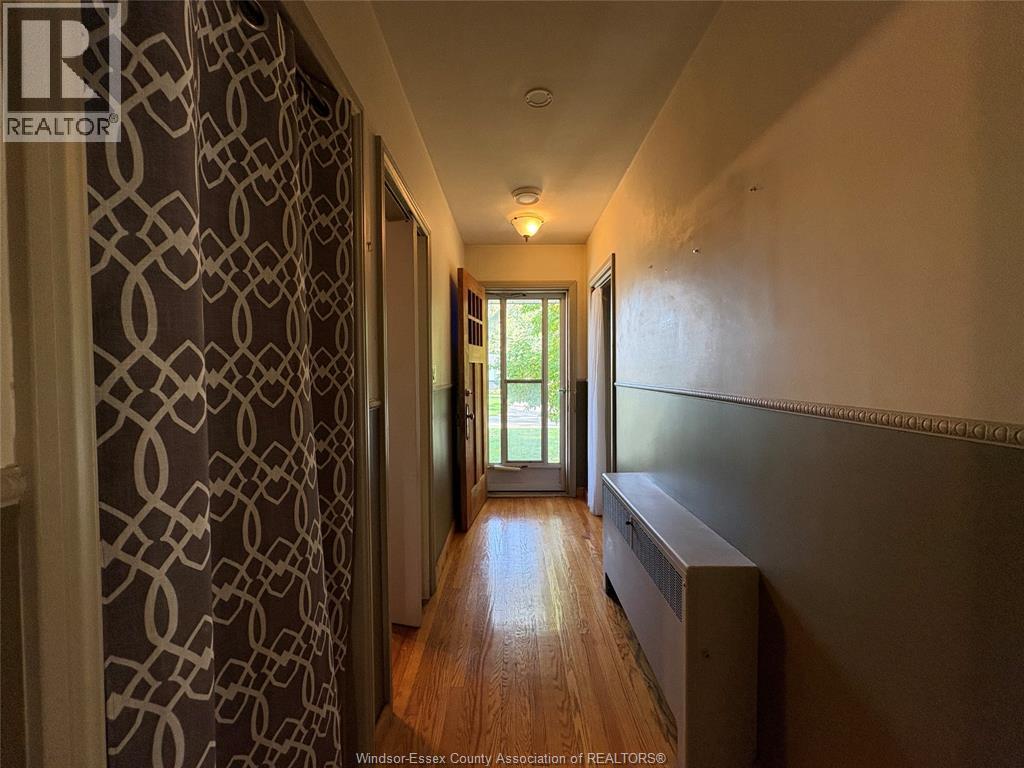 3-bedroom Single Family at 3155 Randolph Avenue, Windsor — photograph 3