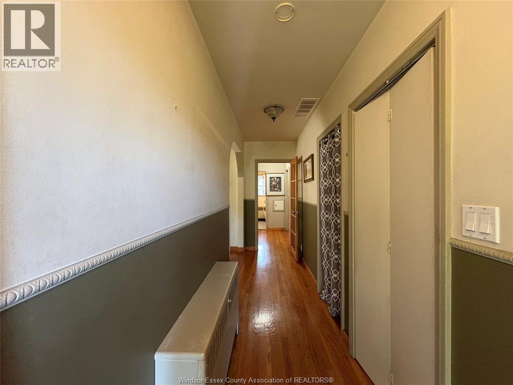 3-bedroom Single Family at 3155 Randolph Avenue, Windsor — photograph 2