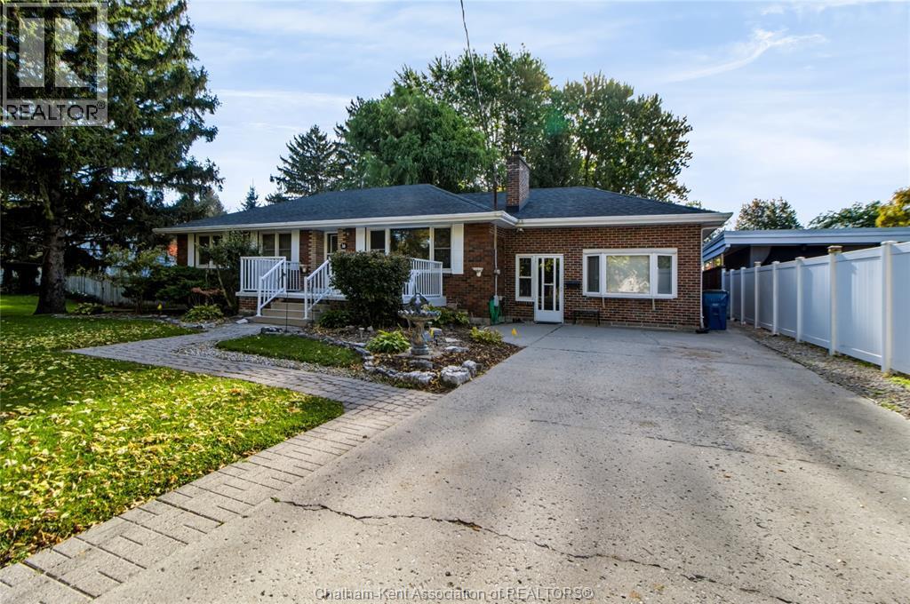 3-bedroom Single Family at 16 Indian Creek Road, Chatham — photograph 3