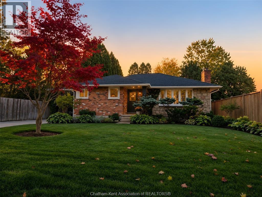3-bedroom Single Family at 118 Lancefield Place, Chatham — photograph 2