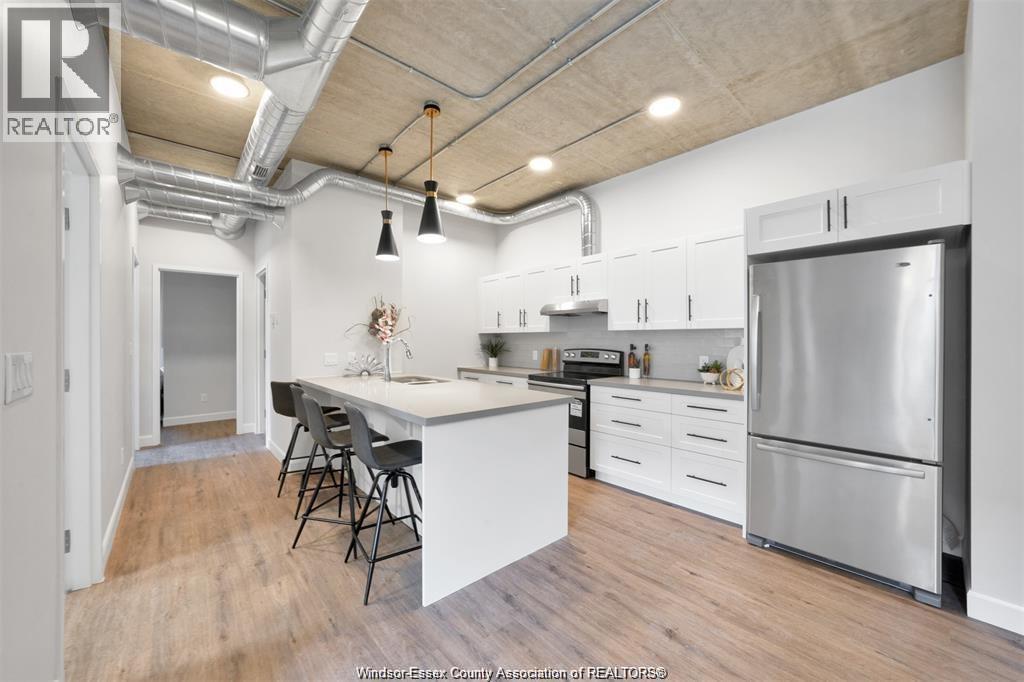 Single Family — 6550 Wyandotte Street, Windsor, Ontario