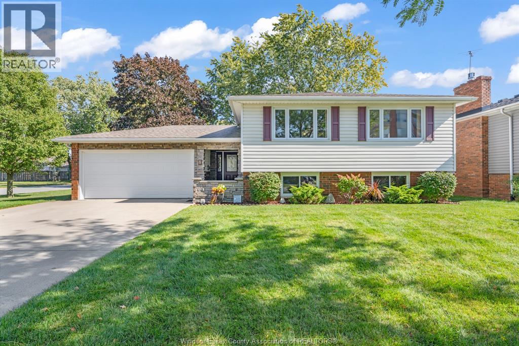 Single Family — 8 Bruce Avenue, Leamington, Ontario