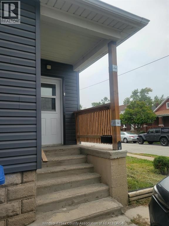 3-bedroom Single Family at 561 Josephine, Windsor — photograph 3