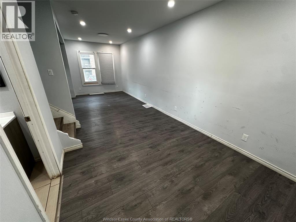 Single Family — 3112 Peter Street, Windsor, Ontario