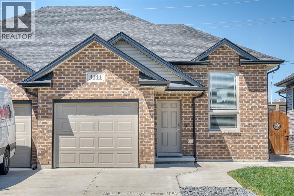 4-bedroom Single Family at 3141 Viola Crescent, Windsor — primary photograph