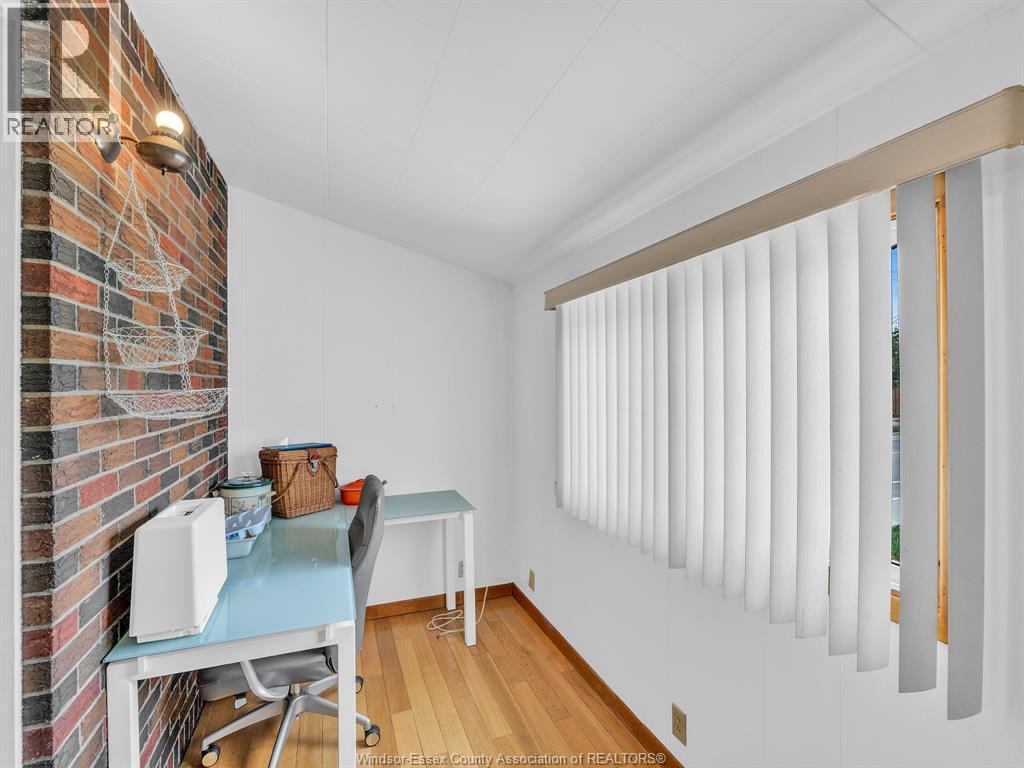 2-bedroom Single Family at 306 Foch, Windsor — photograph 3