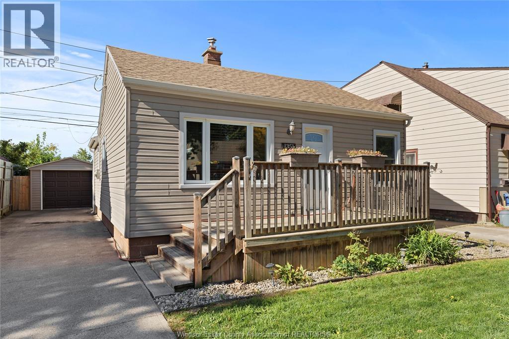 3-bedroom Single Family at 1351 Central, Windsor — photograph 2