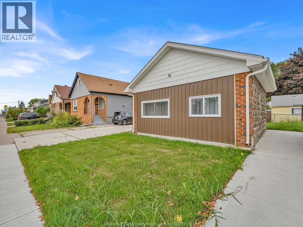 1-bedroom Single Family at 306 Foch #BACK UNIT, Windsor — primary photograph