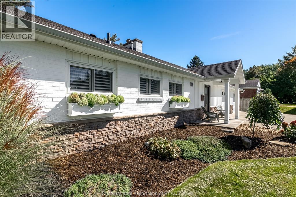 3-bedroom Single Family at 34 Briar Hill Road, Chatham — photograph 2