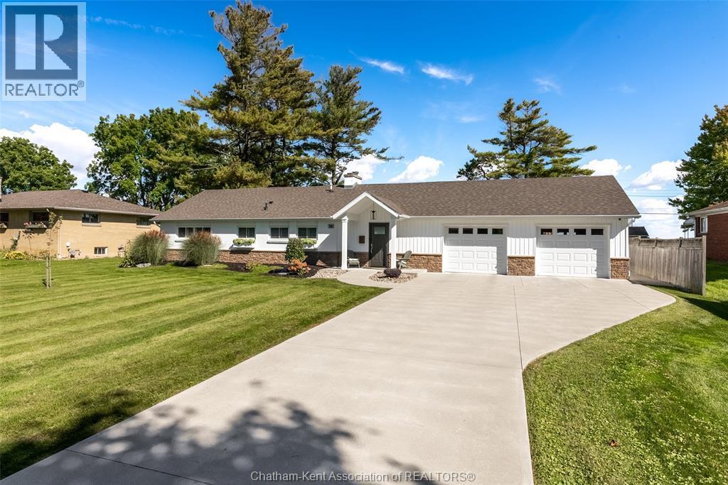 3-bedroom Single Family at 34 Briar Hill Road, Chatham — photograph 3