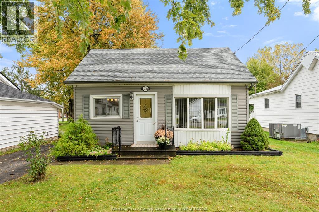 3-bedroom Single Family at 6504 Abbott Avenue, Comber — primary photograph