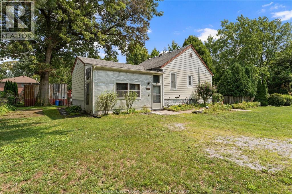 2-bedroom Single Family at 7035 Matchette Road, LaSalle — photograph 2