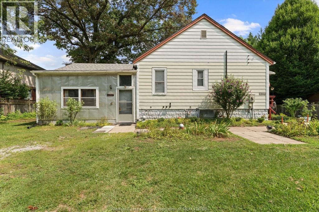 2-bedroom Single Family at 7035 Matchette Road, LaSalle — photograph 3