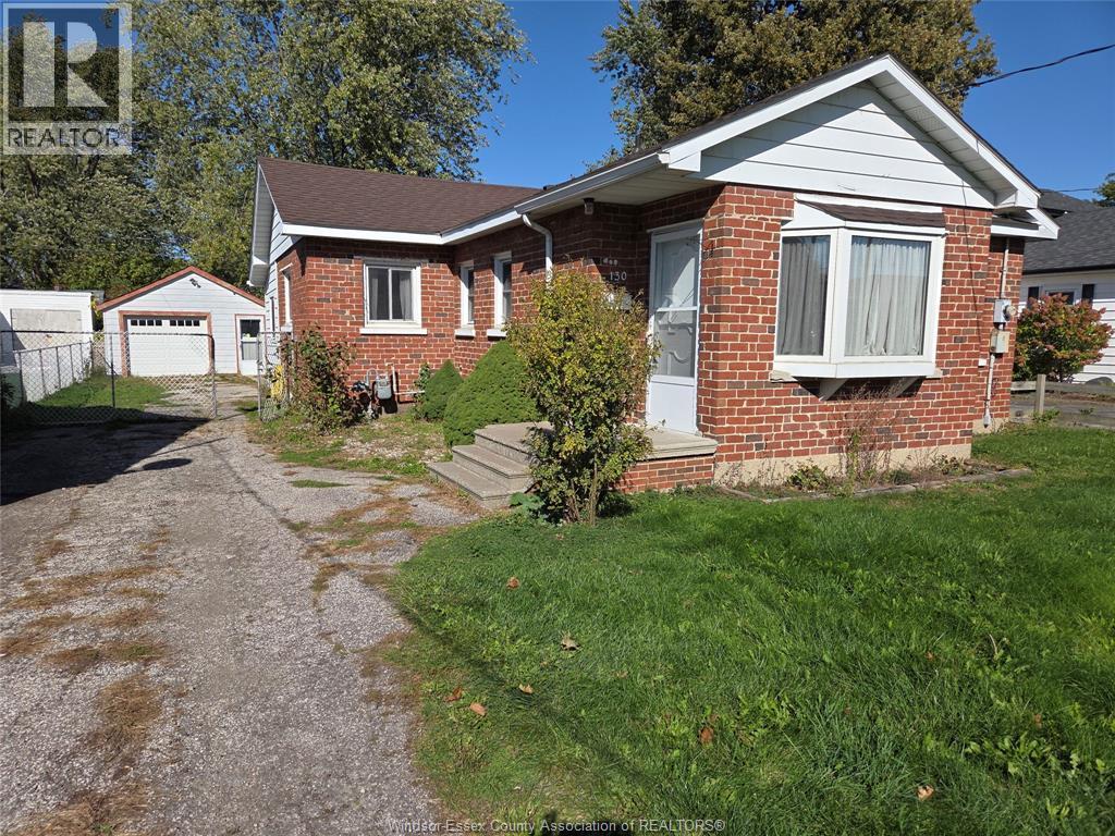 3-bedroom Single Family at 130 Duff Avenue, Amherstburg — primary photograph