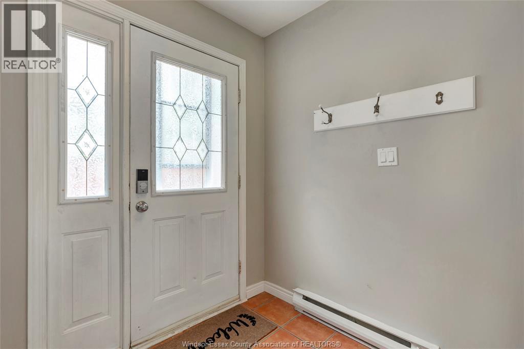 2-bedroom Single Family at 1273 Aire Place, Windsor — photograph 2