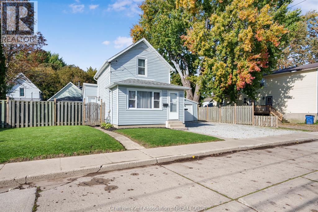 2-bedroom Single Family at 32 Foster Street, Chatham — photograph 2