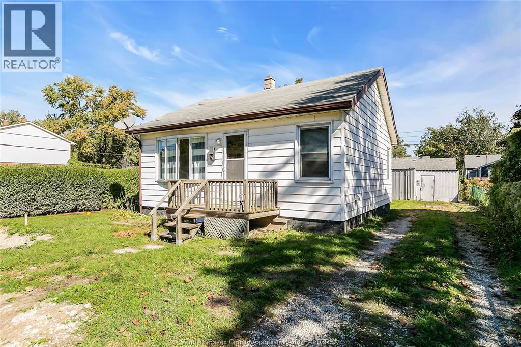 2-bedroom Single Family at 1304 Central Avenue, Windsor — photograph 3