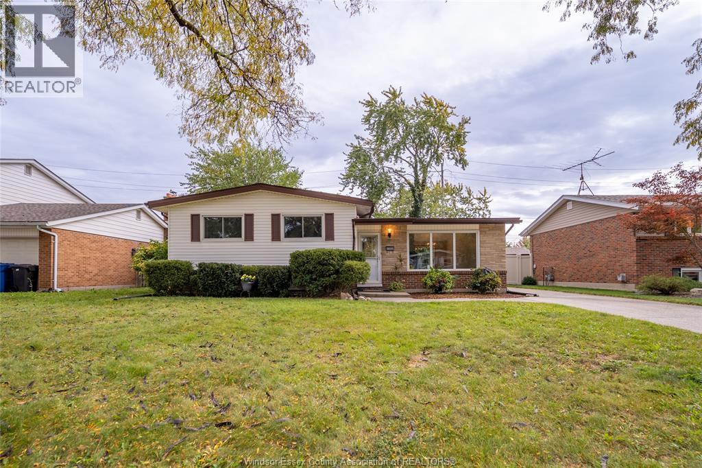 Single Family — 4369 Ashfield Crescent, Windsor, Ontario