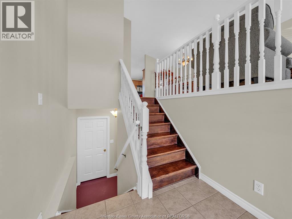3-bedroom Single Family at 1537 Morningstar, Windsor — photograph 3