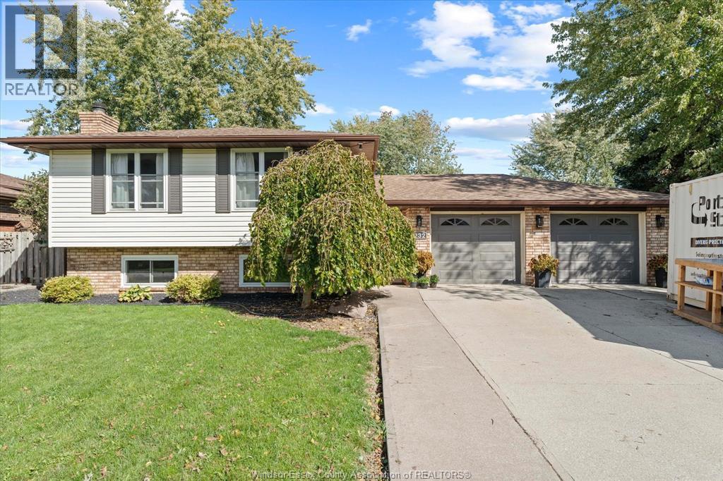 5-bedroom Single Family at 232 Greenwood Crescent, Lakeshore — primary photograph