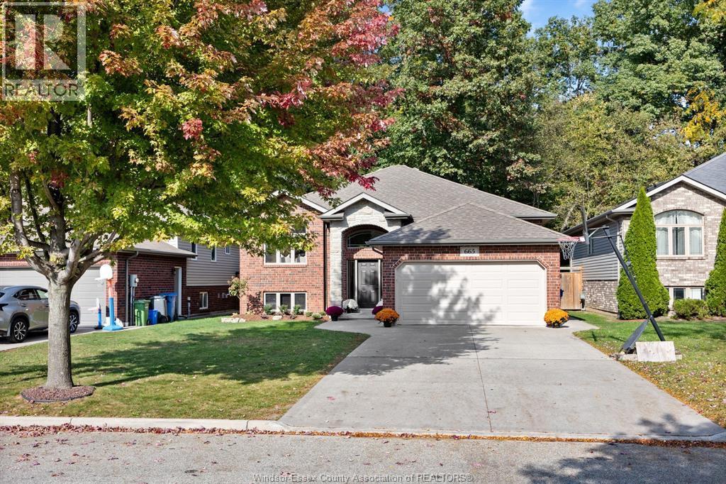 4-bedroom Single Family at 665 International, LaSalle — primary photograph