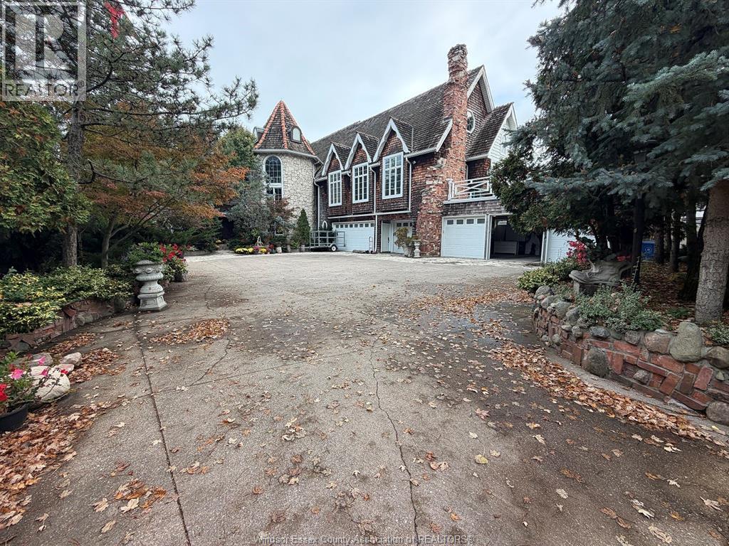 1-bedroom Single Family at 1748 Caille Avenue #4, Lakeshore — photograph 2