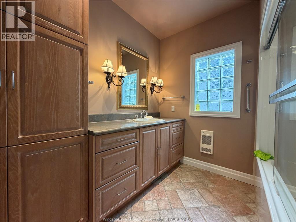 1-bedroom Single Family at 1748 Caille Avenue #4, Lakeshore — photograph 3