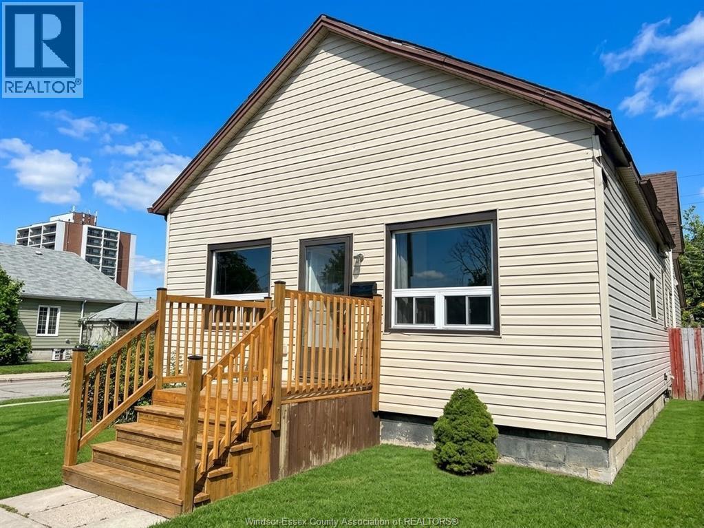 Single Family — 304 Parent Avenue, Windsor, Ontario