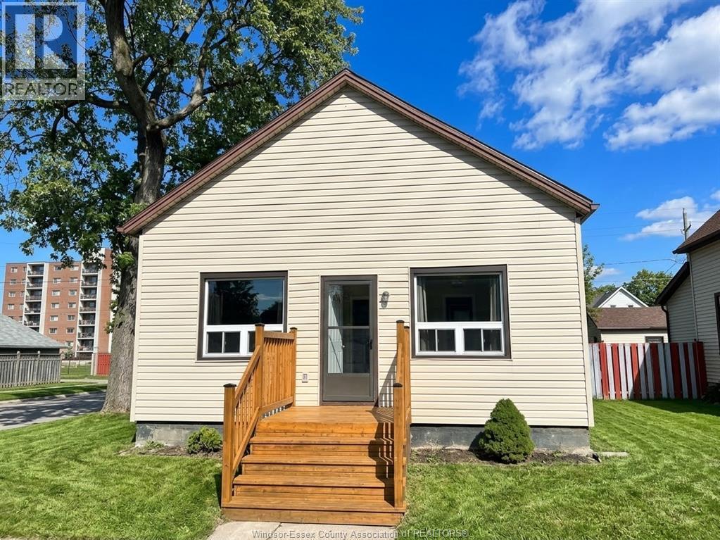 2-bedroom Single Family at 304 Parent Avenue #2, Windsor — photograph 2