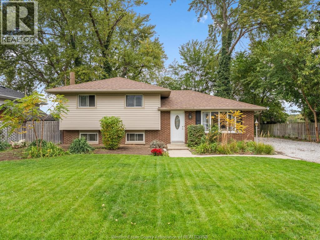 3-bedroom Single Family at 445 Victory, LaSalle — primary photograph