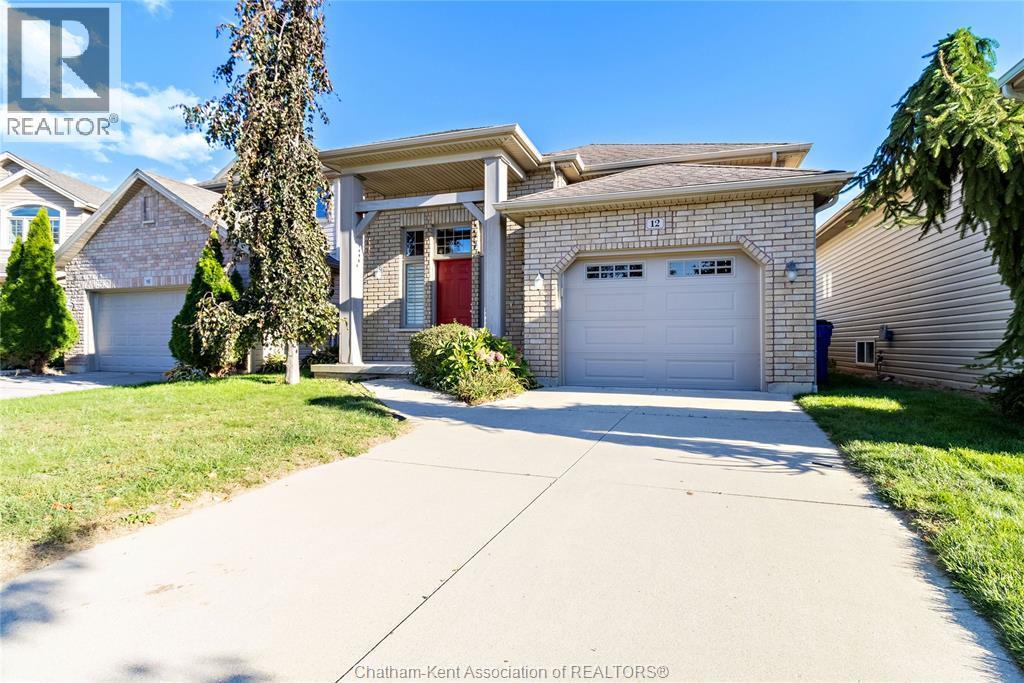 Single Family — 12 Goldenrod Court, Chatham, Ontario