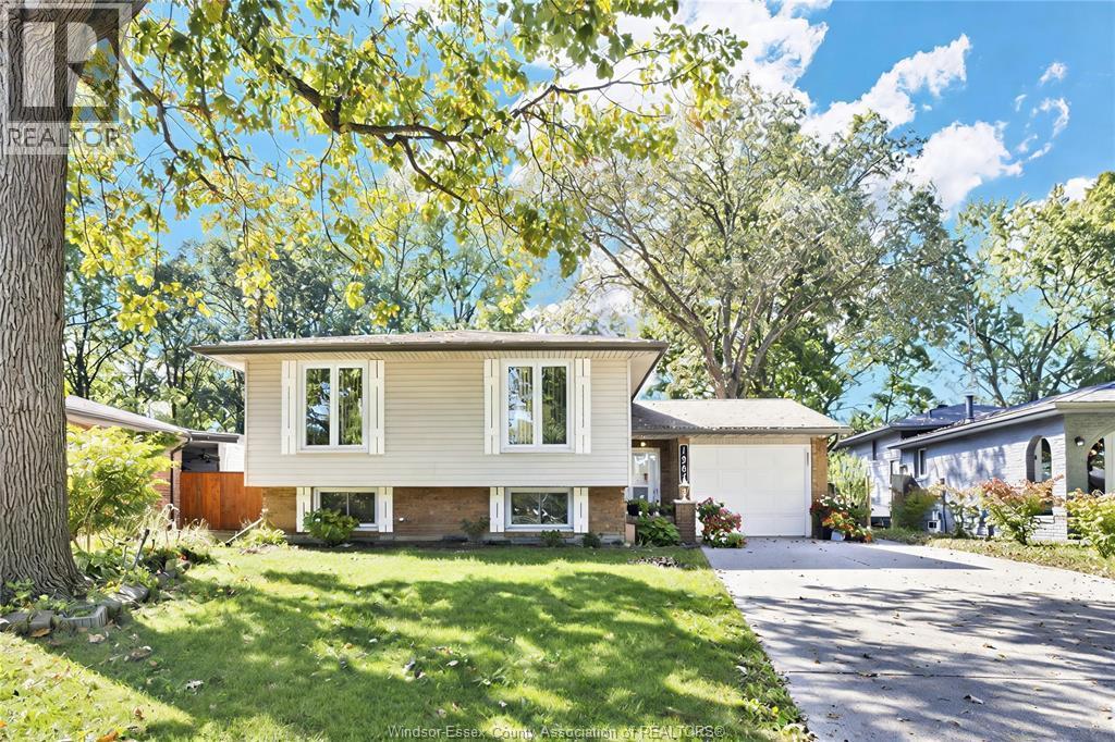 Single Family — 1367 Isabelle Place, Windsor, Ontario