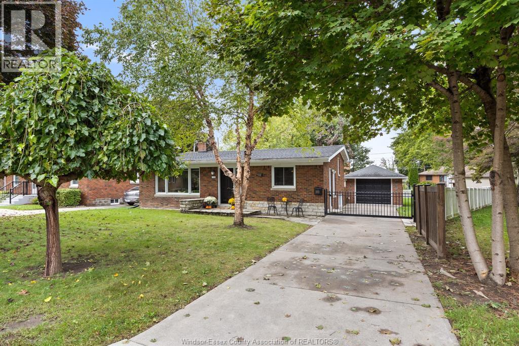 Single Family — 1109 Parkview Avenue, Windsor, Ontario