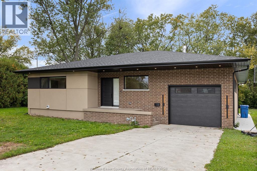 2-bedroom Single Family at 4015 Roseland Drive, Windsor — photograph 2