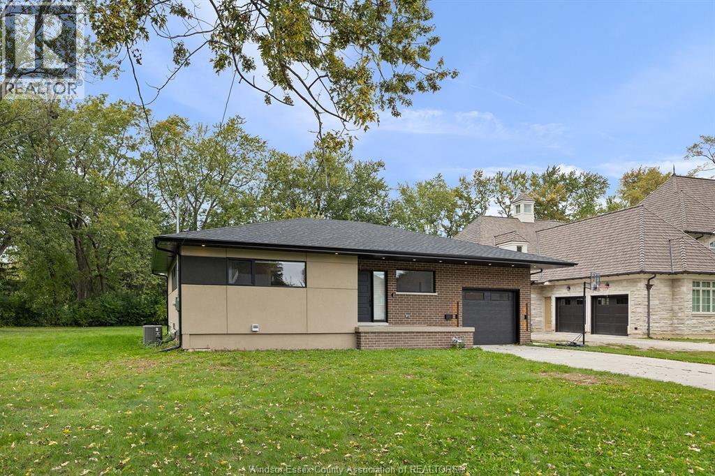 2-bedroom Single Family at 4015 Roseland Drive, Windsor — photograph 3