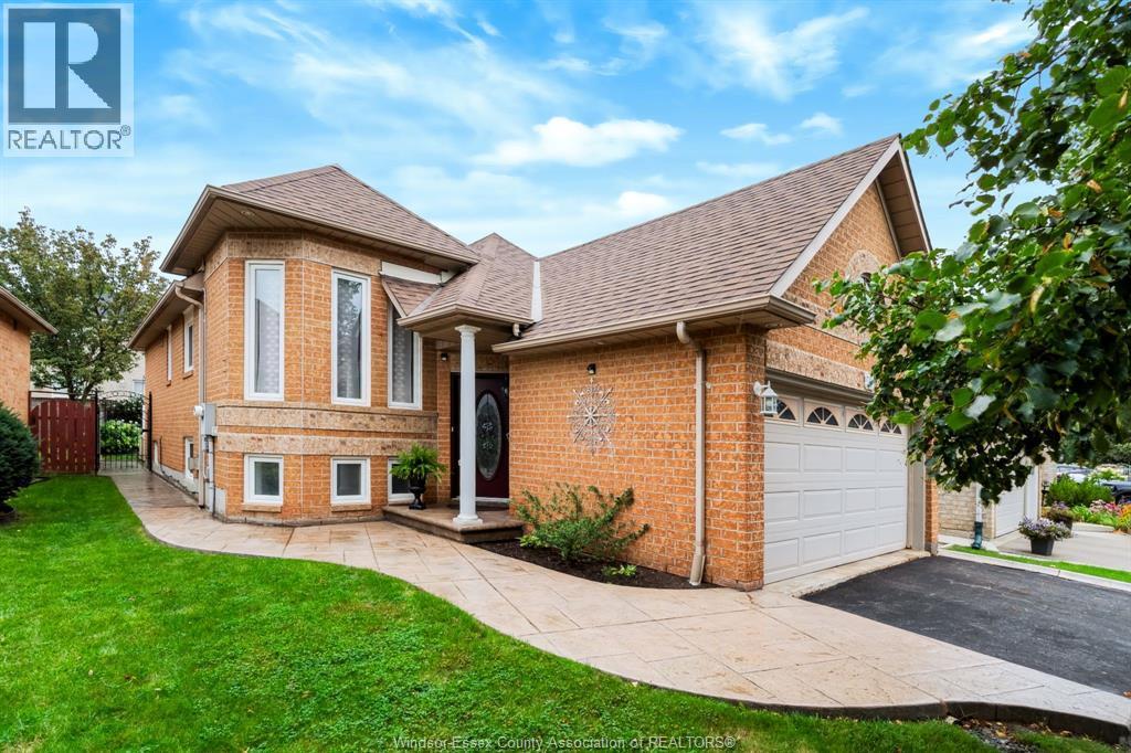4-bedroom Single Family at 43 Springview Drive, Brampton — primary photograph