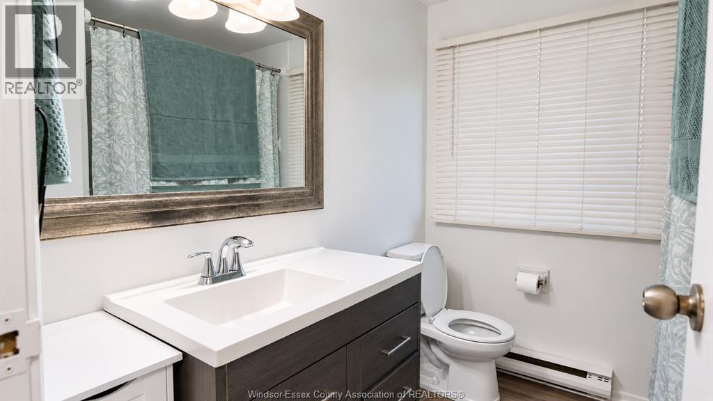 3-bedroom Single Family at 3096 Meadowbrook Lane #2, Windsor — photograph 3