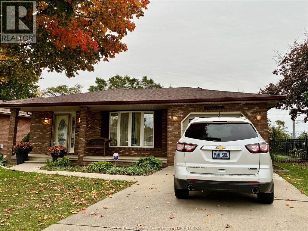 Single Family — 3596 Hemlock Avenue, Windsor, Ontario