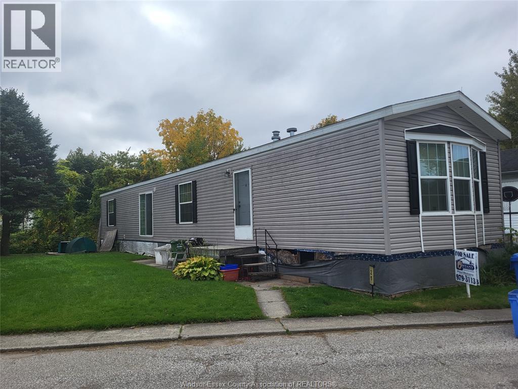 2-bedroom Single Family at 21 Wilder, Lakeshore — photograph 2
