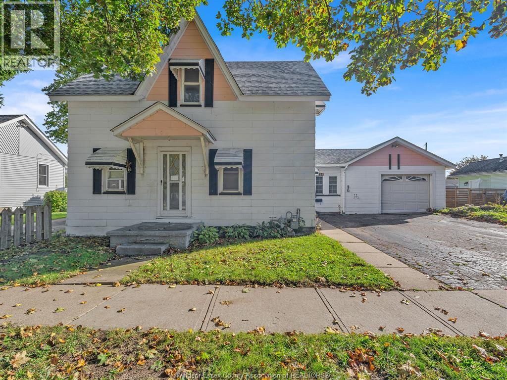 3-bedroom Single Family at 263 Brock, Amherstburg — primary photograph