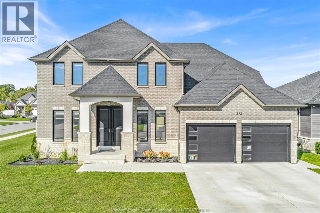 4-bedroom Single Family at 372 Water Avenue, Lakeshore — primary photograph