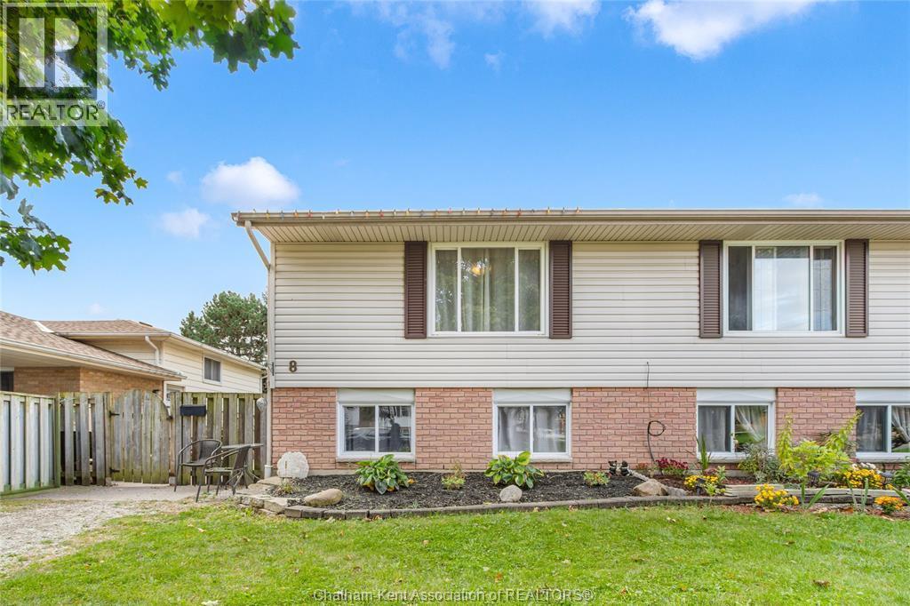 3-bedroom Single Family at 8 Timothy Crescent, Chatham — primary photograph