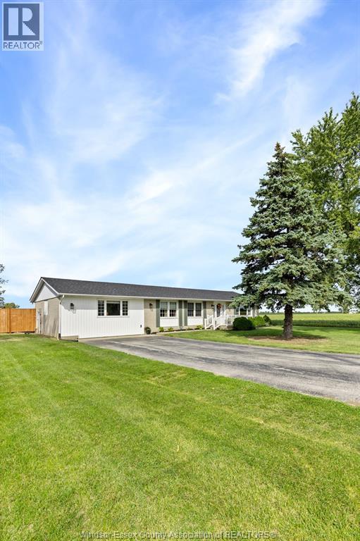 4-bedroom Single Family at 7686 Concession 7, Amherstburg — photograph 3