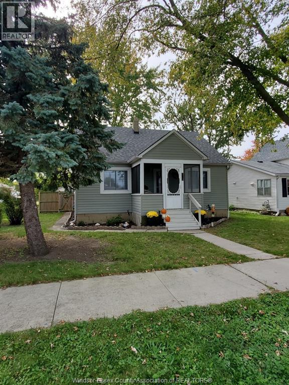 3-bedroom Single Family at 25 St Clair Street, Tilbury — photograph 2