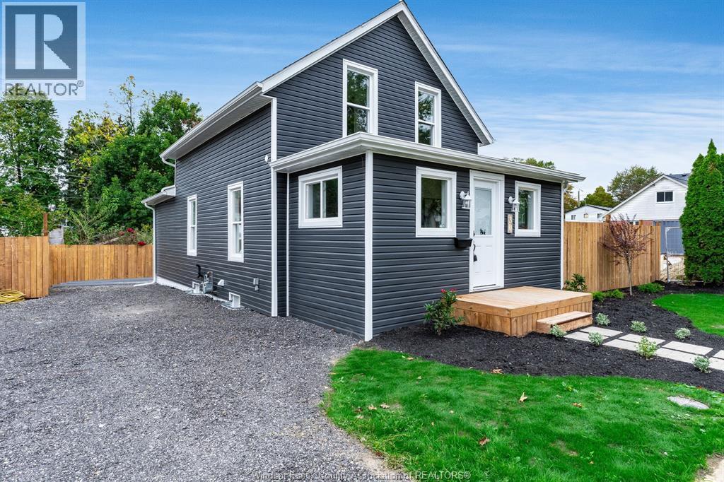3-bedroom Single Family at 30 Askew Street, Leamington — primary photograph