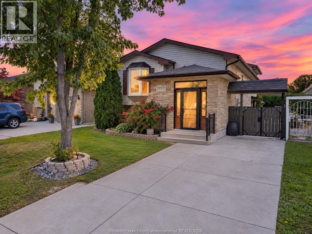 Single Family — 2705 Robert, Windsor, Ontario