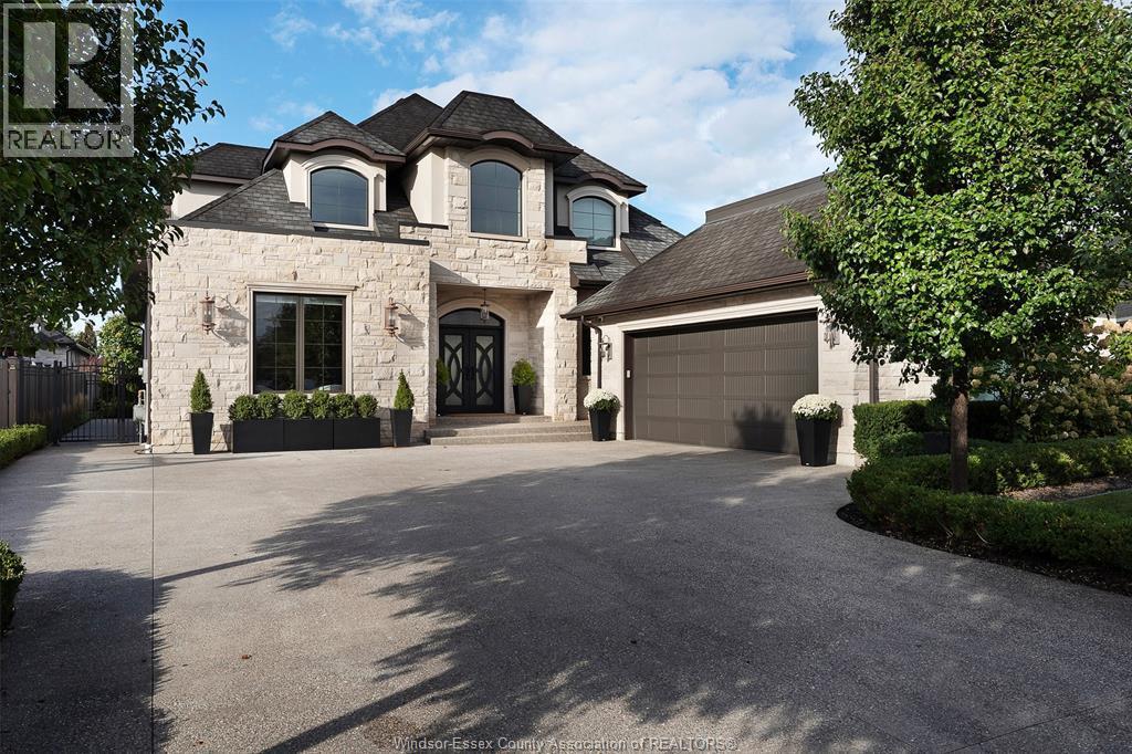 6-bedroom Single Family at 346 Jordan Lane, Lakeshore — primary photograph