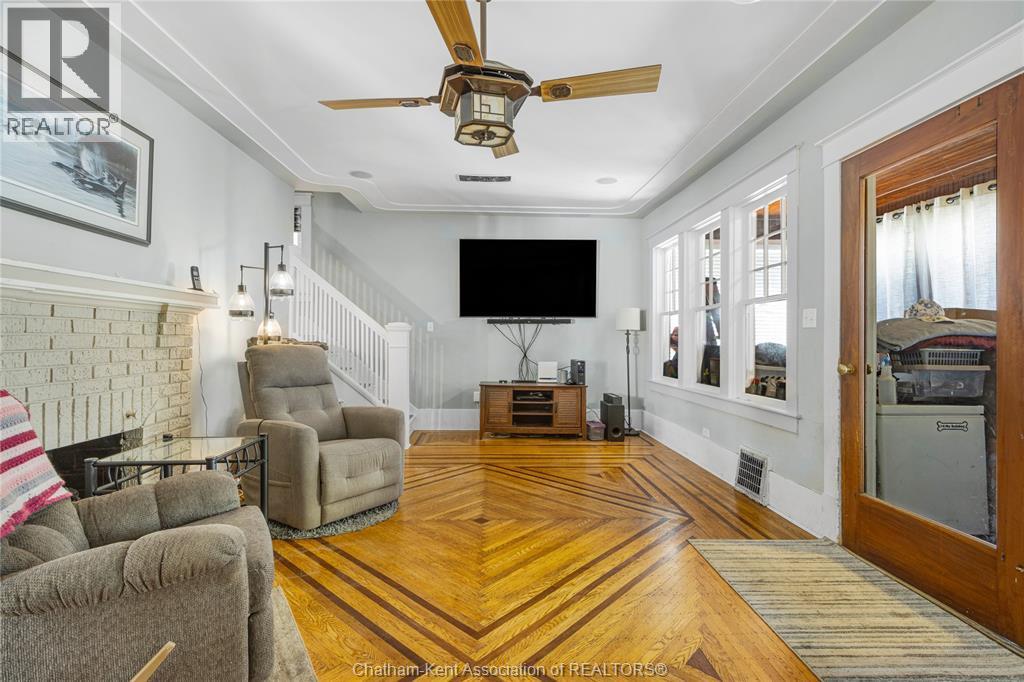 3-bedroom Single Family at 97 Victoria Avenue, Chatham — photograph 3