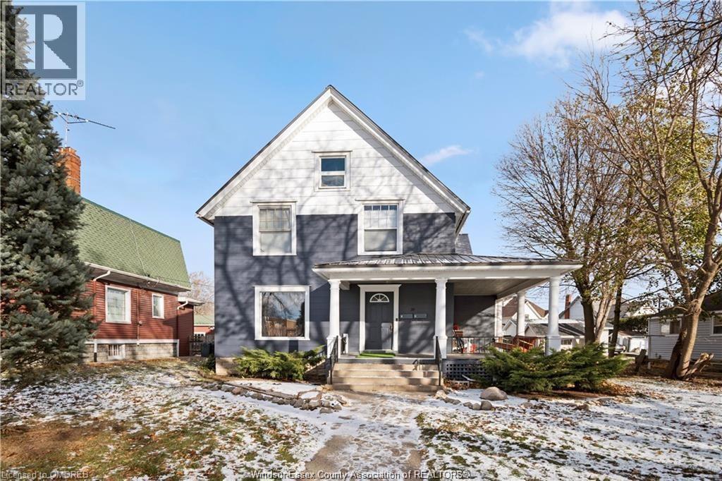5-bedroom Single Family at 39 Russell Street, Leamington — primary photograph